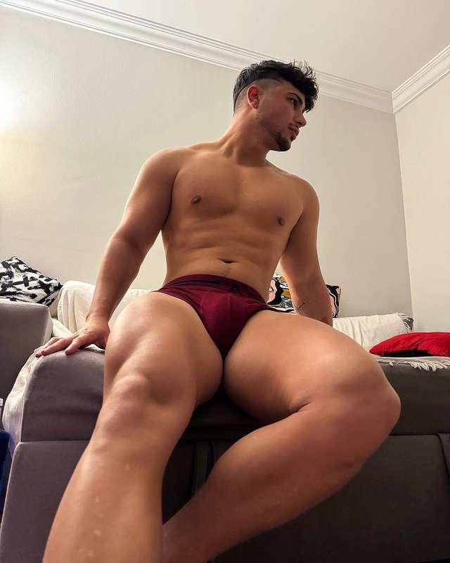 Are you as big a fan of deep throat blowjobs as I am?🧐🍆😏🔞