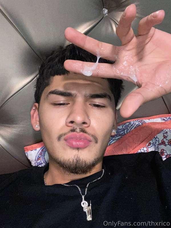 Nut on my face pics😋💦