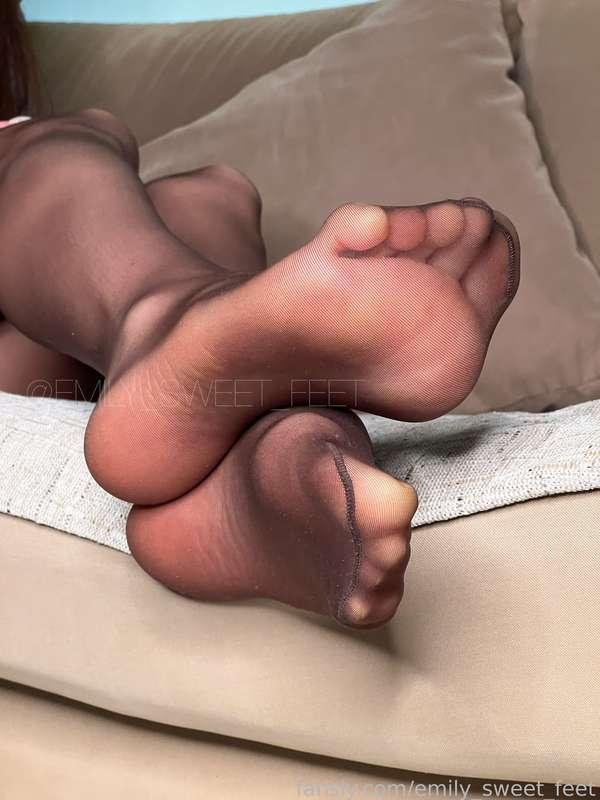 emily_sweet_feet image #9