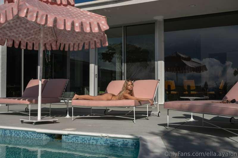 No bra - no tan lines 👼💘