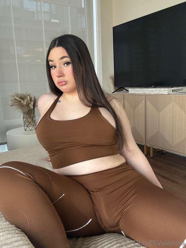 How many fingers fit in your ass? 🤔
