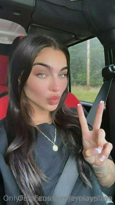 Happy Monday ✌🏻