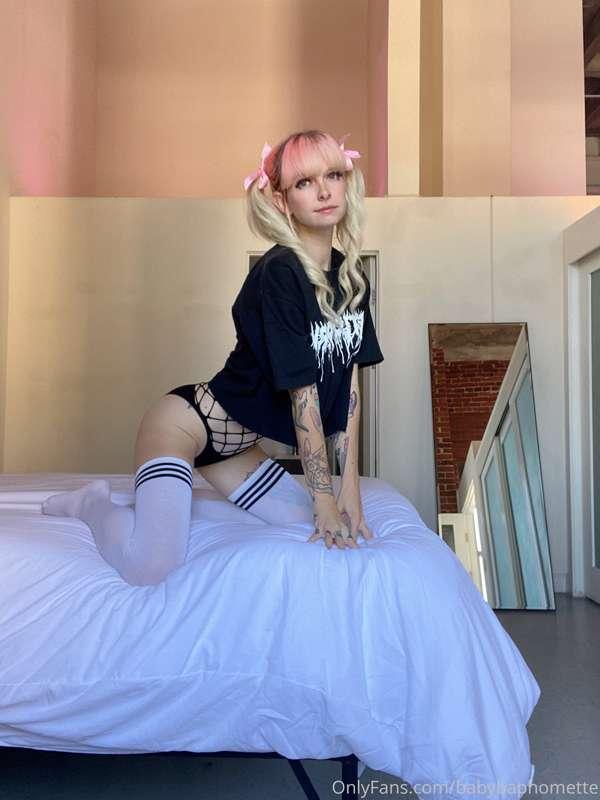 come to bed with me? 🥺🥰☺️