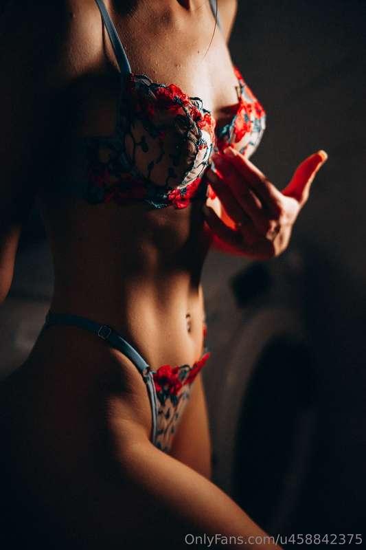 Моя пошлість не мішає моїй скромності..)