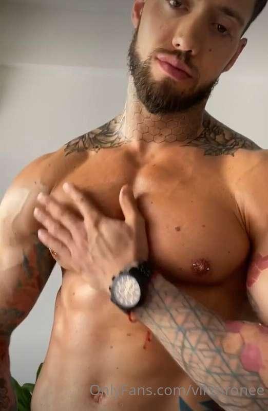 I love to oil my body 💕