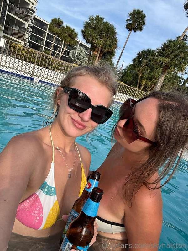 Of course I had to make my first post with my bestie ❤️ @lan..