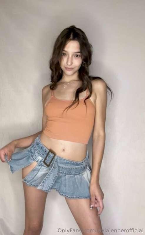 𝘋𝘰 𝘺𝘰𝘶 𝘭𝘪𝘬𝘦 𝘮𝘺 𝘰𝘶𝘵𝘧𝘪𝘵 𝘣𝘢𝘣𝘦? 👀 𝘋𝘔 𝘮𝘦 𝘪𝘧 𝘺𝘰𝘶 𝘸𝘢𝘯𝘯𝘢 𝘴𝘦𝘦 𝘮𝘦 𝘵𝘢𝘬𝘦..