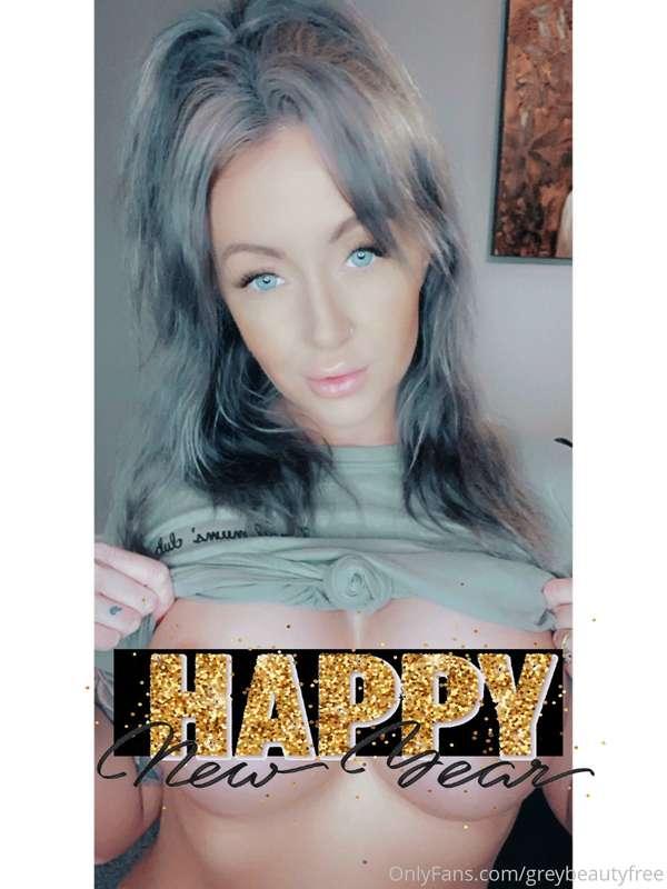 Happy new year guys 🥂🥂 hope you had an amazing night 🥰