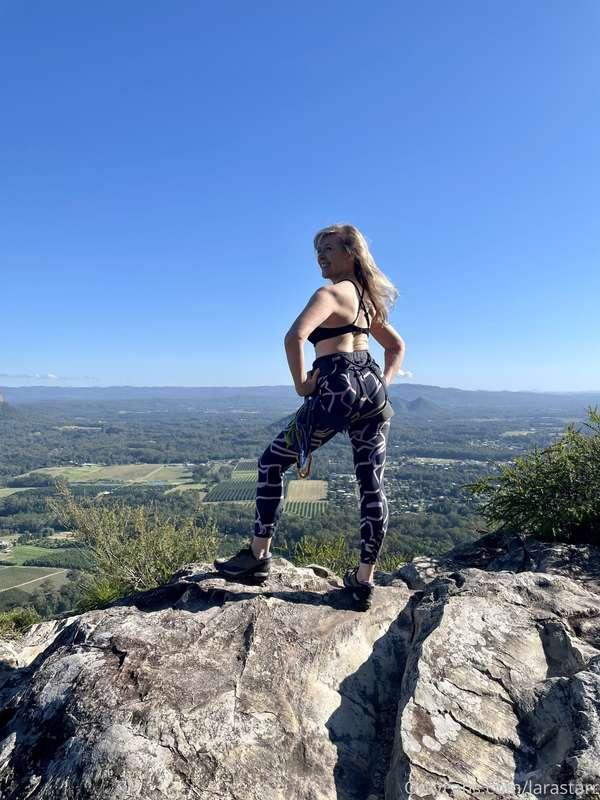 Want me to turn around.. 🤩 Tip me! 🥰