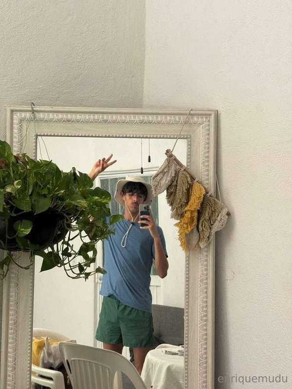 I know you also take photos in the mirror i wonder which one..