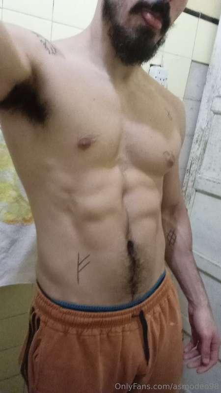 I need a bitch to massage this body, who's willing? 😏😈🔥