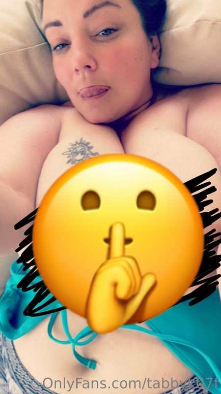 Titties and sunshine 🤪 You could be seeing the pic without t..