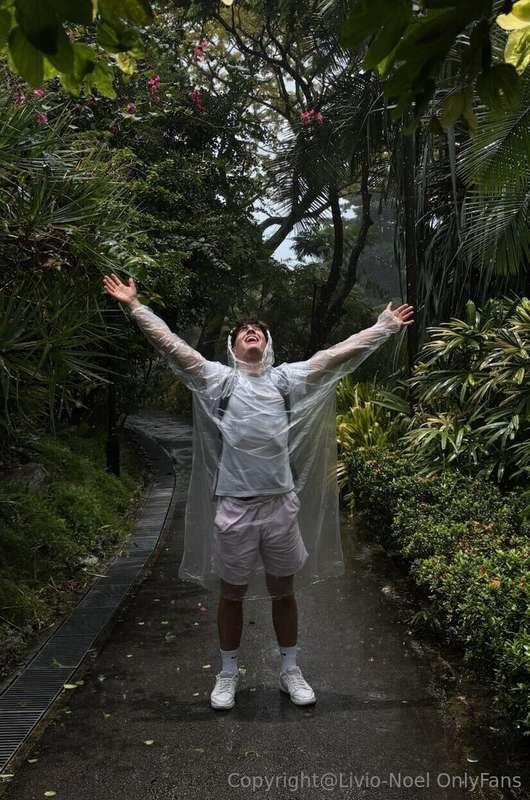 what is hotter Singapore or me?🙈Da denkst du es geht an die ..