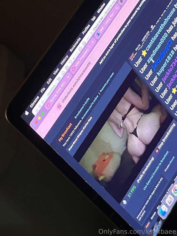 👀👀