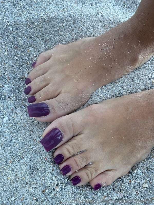 😈