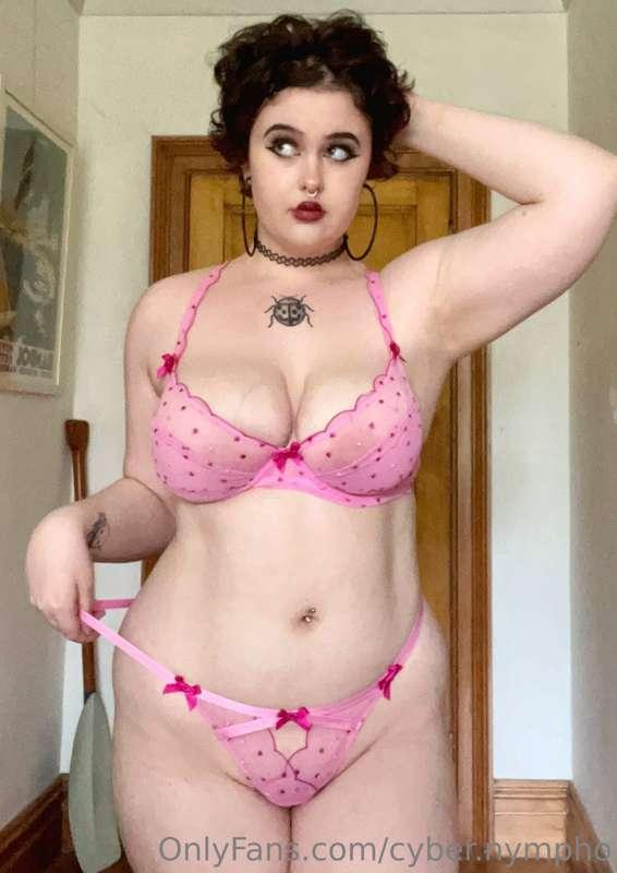 <3