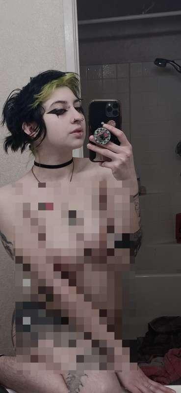 It’s my 21st birthday tomorrow!! 
Join my fans.ly and send a..