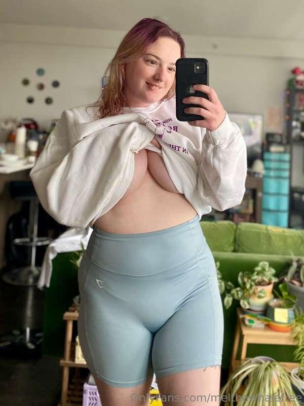 Cozy & cute🥰🥰 

My no PPV page is only $6! @melthewhale