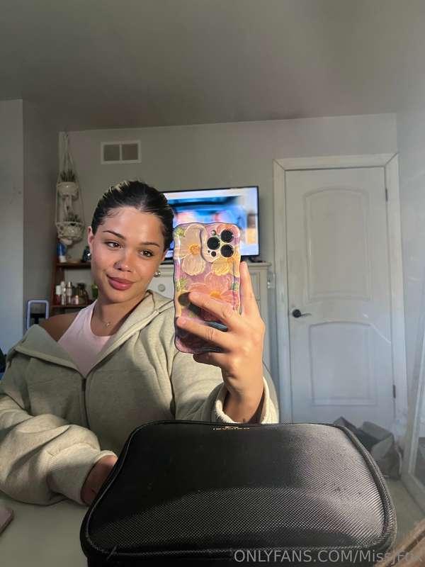 she’s alive!!! 🌷🌺💞