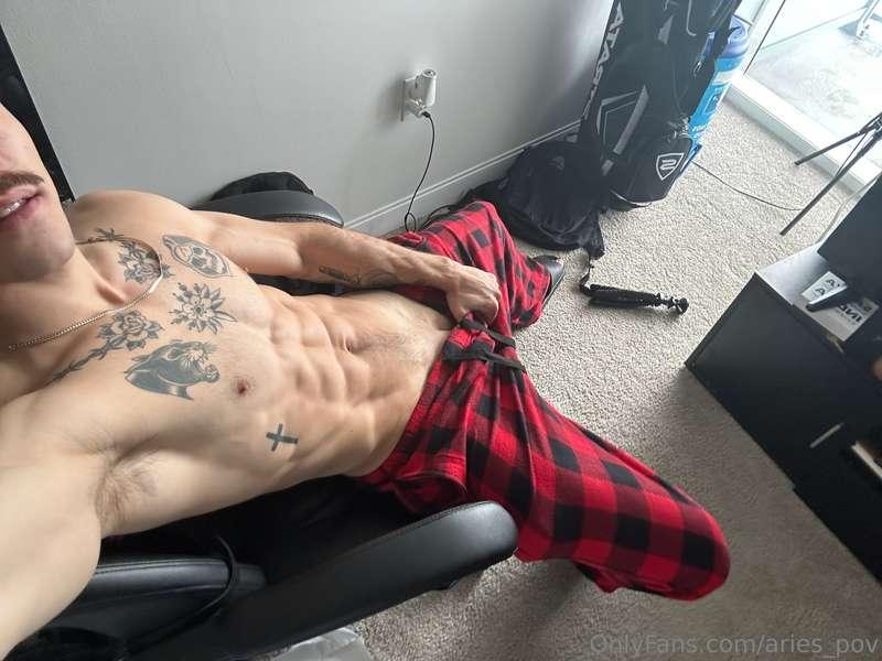 Can you hold it for me? 🥵
