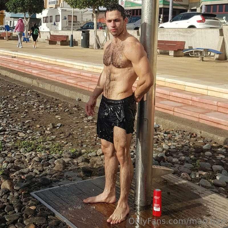 Caption this🚿😜🔥