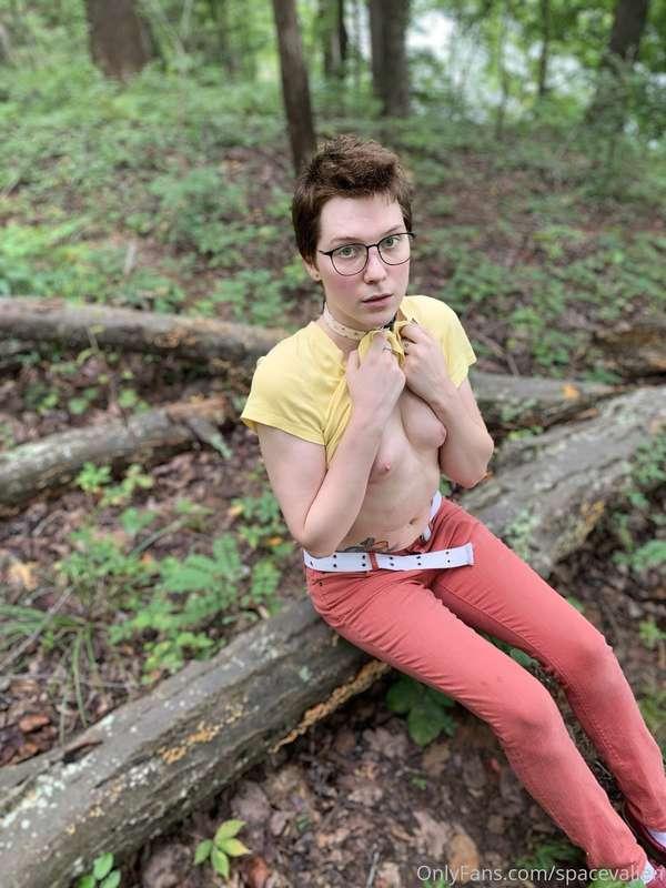 Cum fuck me in the woods so I know the love is real 💕💕