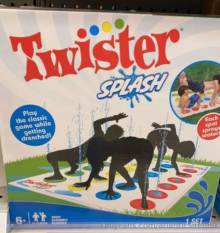Who wants to play with me? 😏🤭