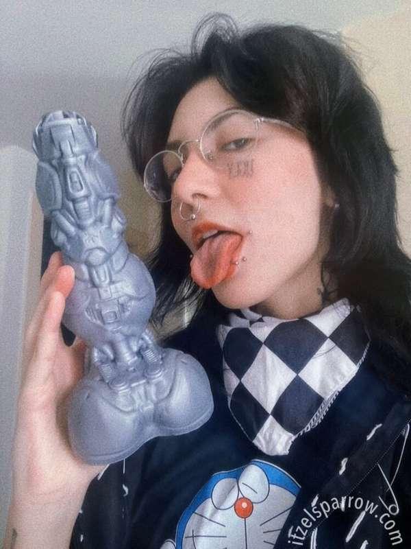 Also just got sent a new gift and I cant wait to film with i..