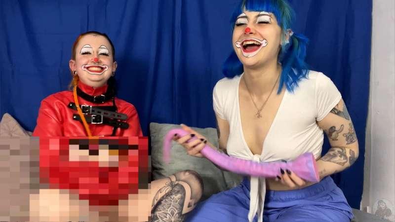 Any guesses where that's about to go? 🤔

𝙔𝙤𝙪'𝙡𝙡 𝙛𝙞𝙣𝙙 𝙤𝙪𝙩 𝙣𝙚𝙭𝙩 𝙬𝙚𝙚𝙠...

#fyp #clown #clowngirl #straitjacket #clownmakeup #pov #british #scottish #bondage #fantasytoy #baddragon @blaire_game @cute_bean_ting