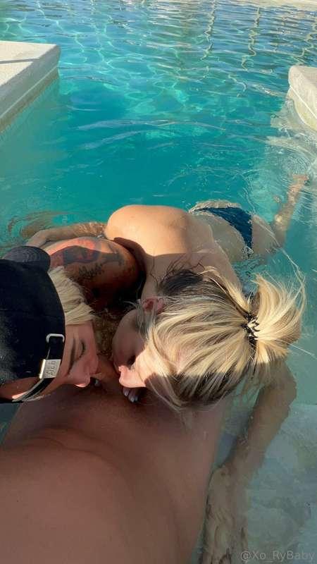 Sharing my mans cock with my with friends is my favorite Hob..