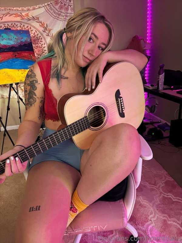 do you know how to play the guitar? i can teach you🎸 🥰