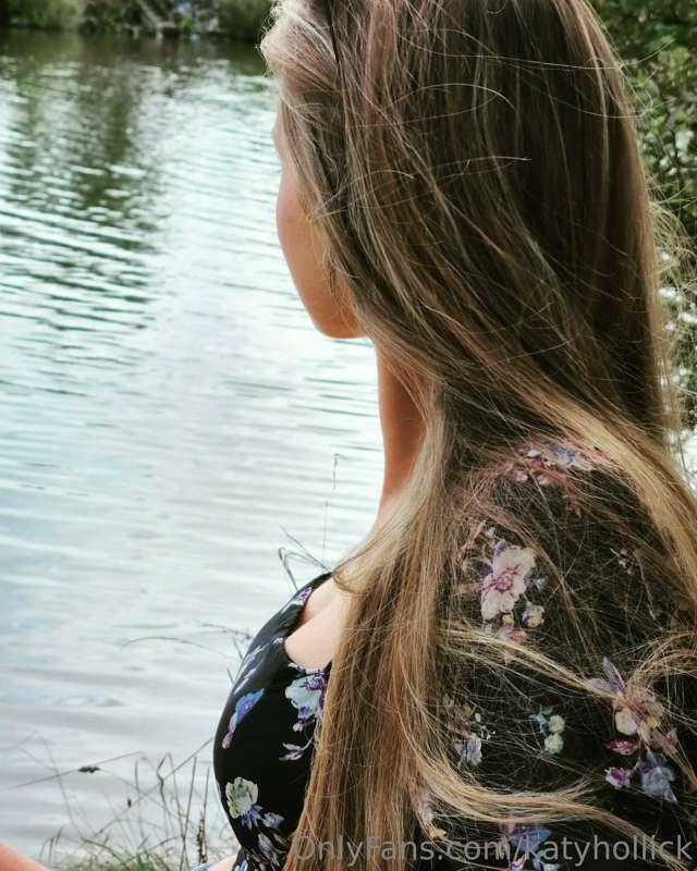Enjoying a little walk by the canal 🤭 would you like to be w..