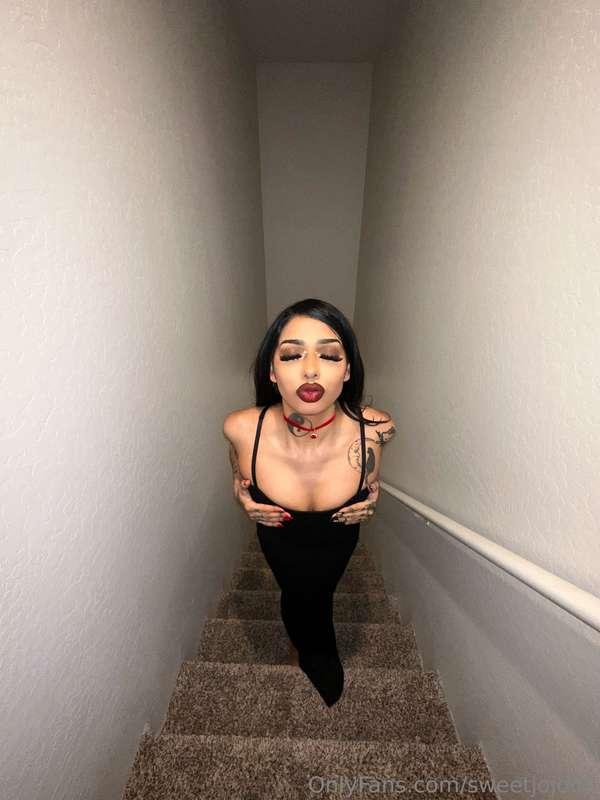 Would you let me leave the house to party?👀🔥
Or make me stay..