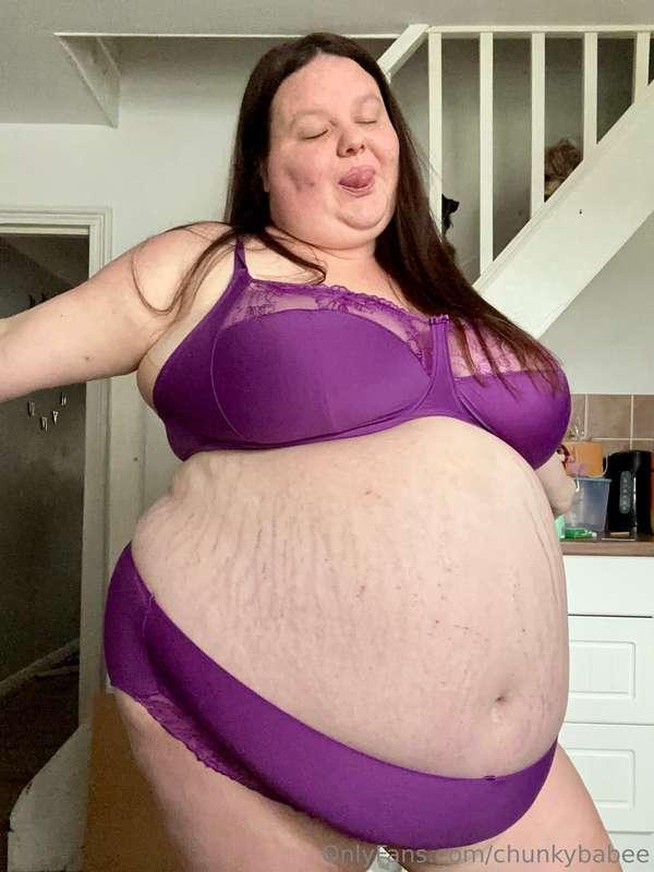 A full day of shopping for new bras, lunch and taking selfie..