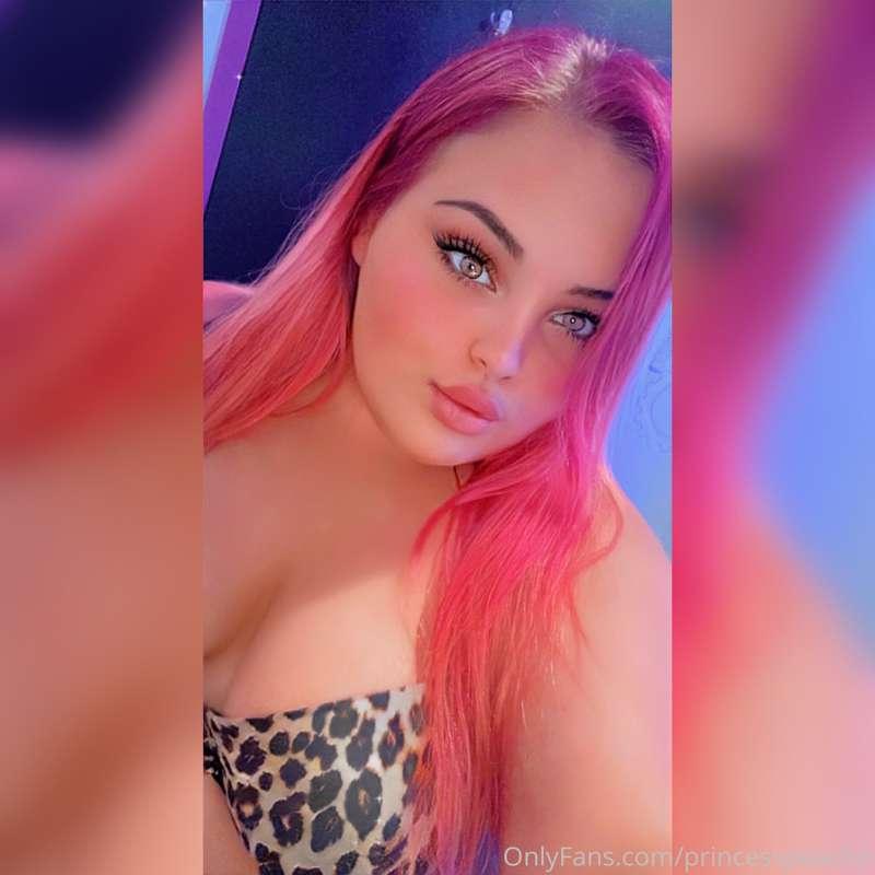Is your wife asleep yet so you can come play with me 💦 😉