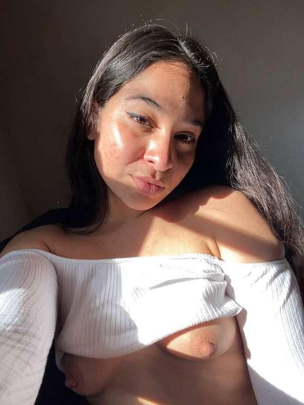 # RATE MY BOOBS 1-10 🌹