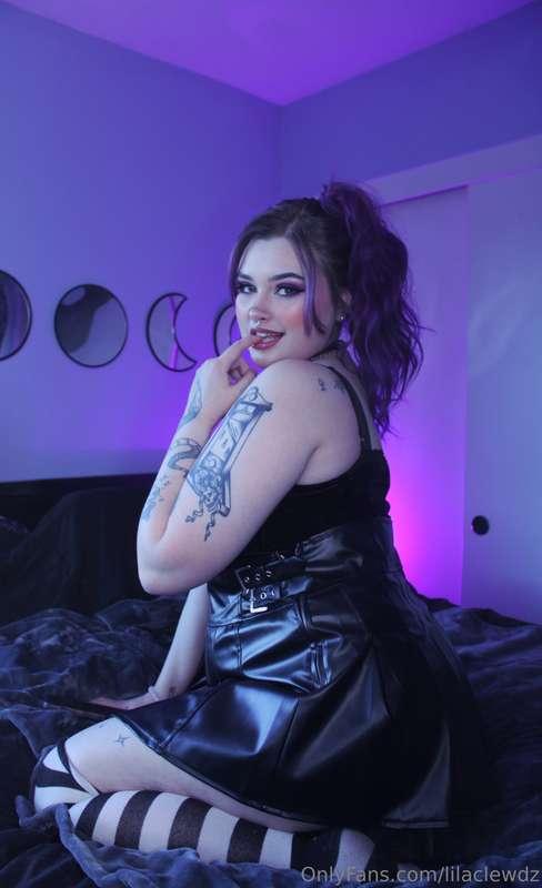 Give me a sloppy kiss 💋