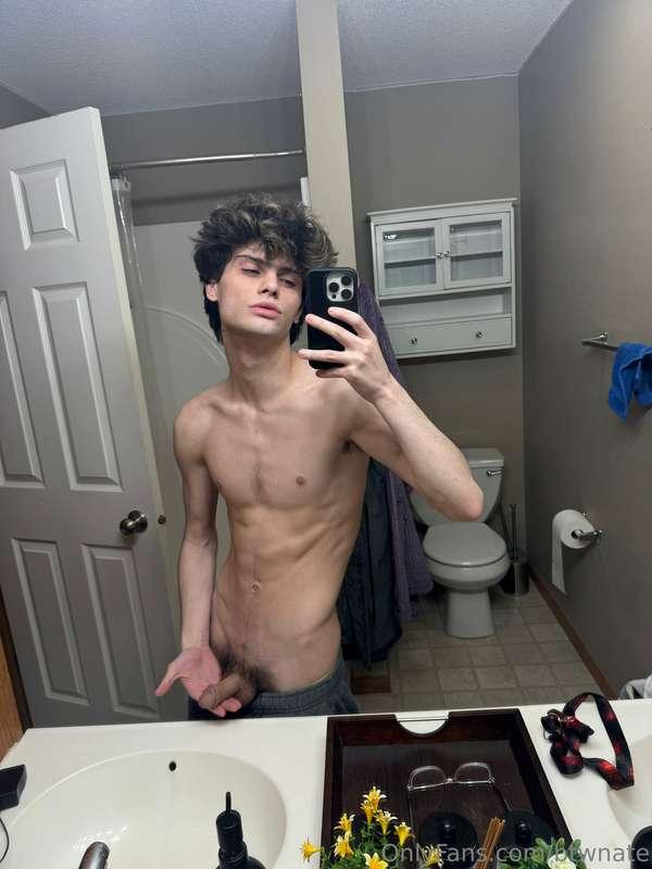 Guy on guy content coming soon be ready for sucking fun 😈