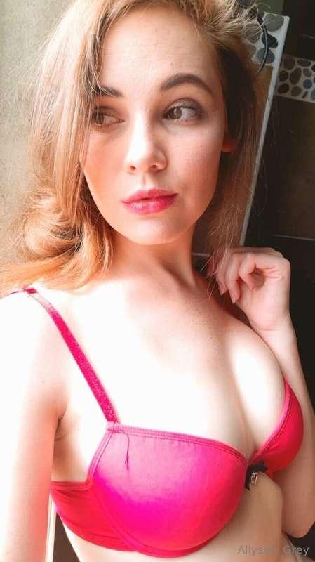 allysongreyxo image #0