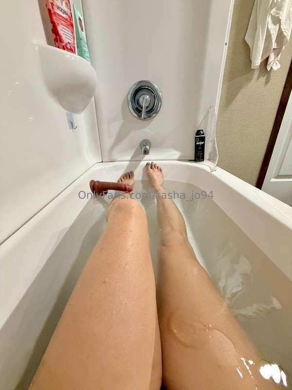 Guess what I’m doing…. 🫣  🩵 For every $10 reached in tips I’..