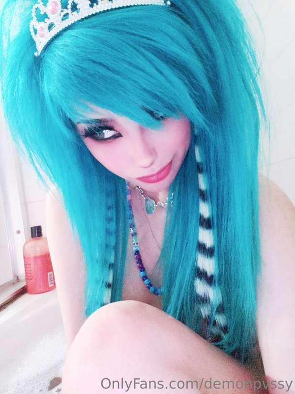 St@y 0b$e$$ed w m33hhh<3

*g!!ft Y3W eM0 b4th w4t3RR***