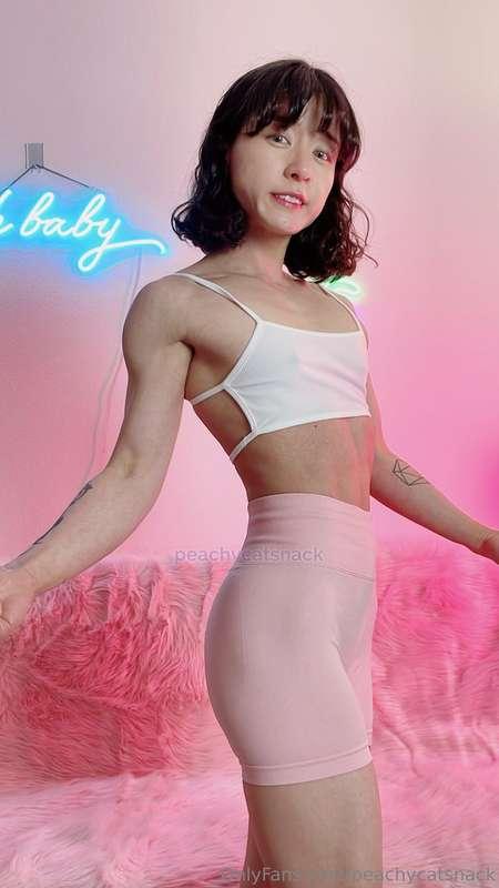 Gym clothes photoset! I actually don't need a sports bra so ..