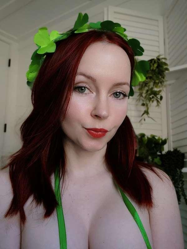 Selfie Sunday-Ready to get lucky this month?