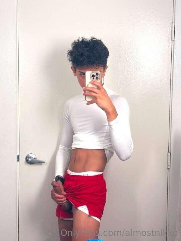 hi guys, i’m tryna keep hitting the gym and i think theres t..