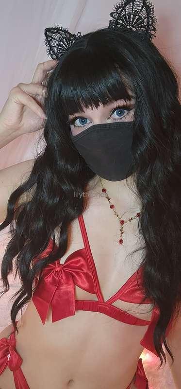 lilythrones image #2