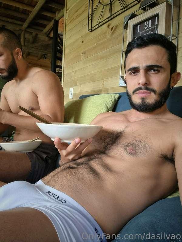 It's snack time 🥄
