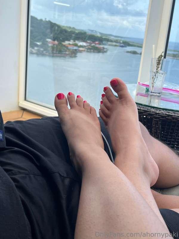 Naughty feet on deck!