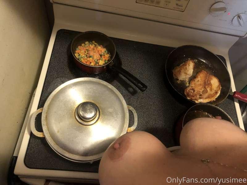 Cooking live with yusimee join me for dinner 🥘
