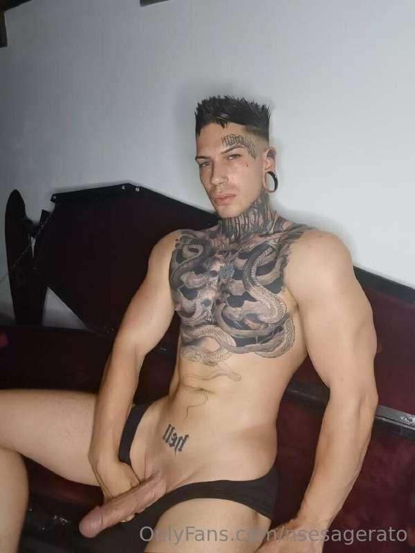 Ehy Guys follow my hot friend @gabri_hell_soul 🔥🔥🔥