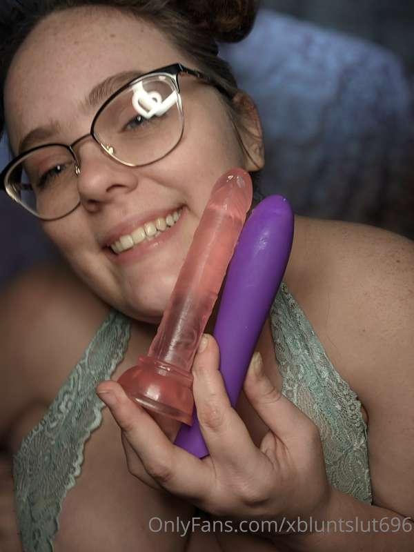Double penetration , riding, rubbing pussy til orgasm🥵
